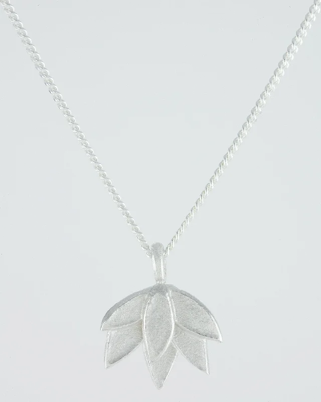 Silver Deepa Flower Pendant Necklace