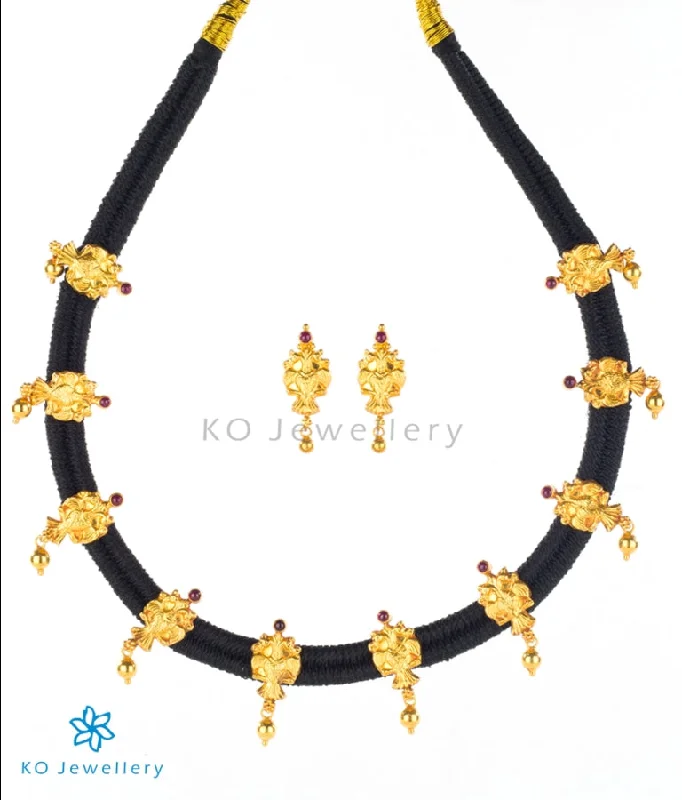 The Dvidha Silver Necklace Set