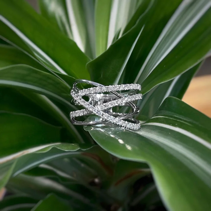 Diamond crossover Ring