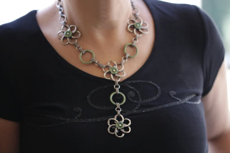 FLOWERS NECKLACE