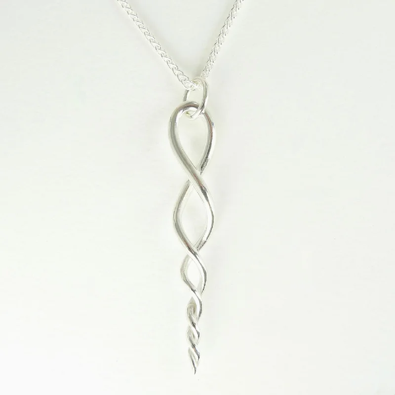 Laura Twist Necklace