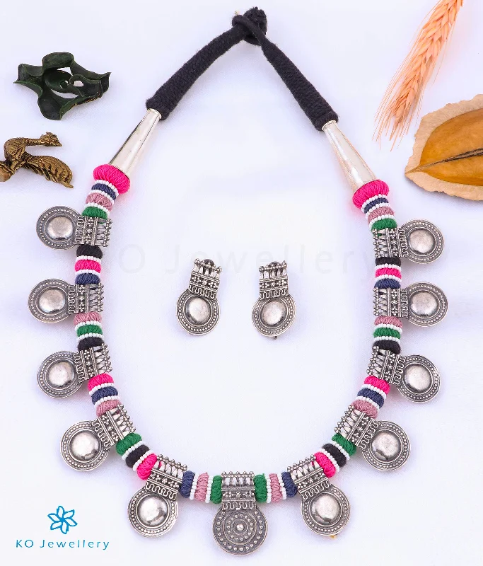 The Ahirupu Silver Thread Necklace Set