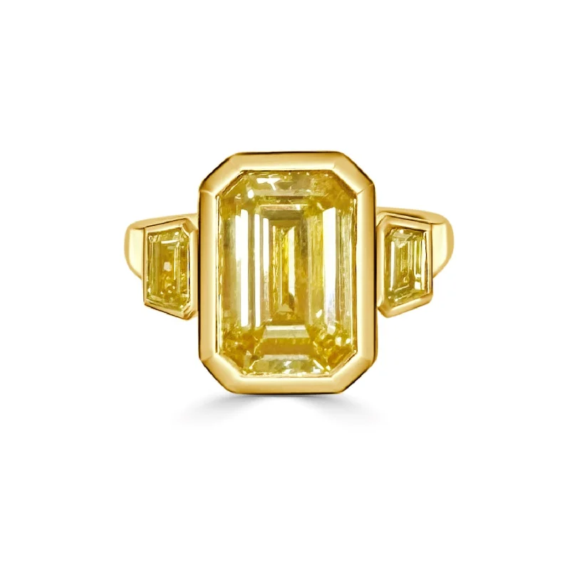 18K Yellow Diamond 3 Stone Ring