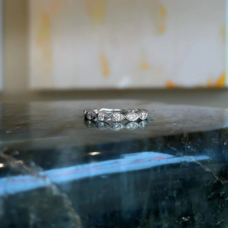 "Alicia" Twist Diamond Band